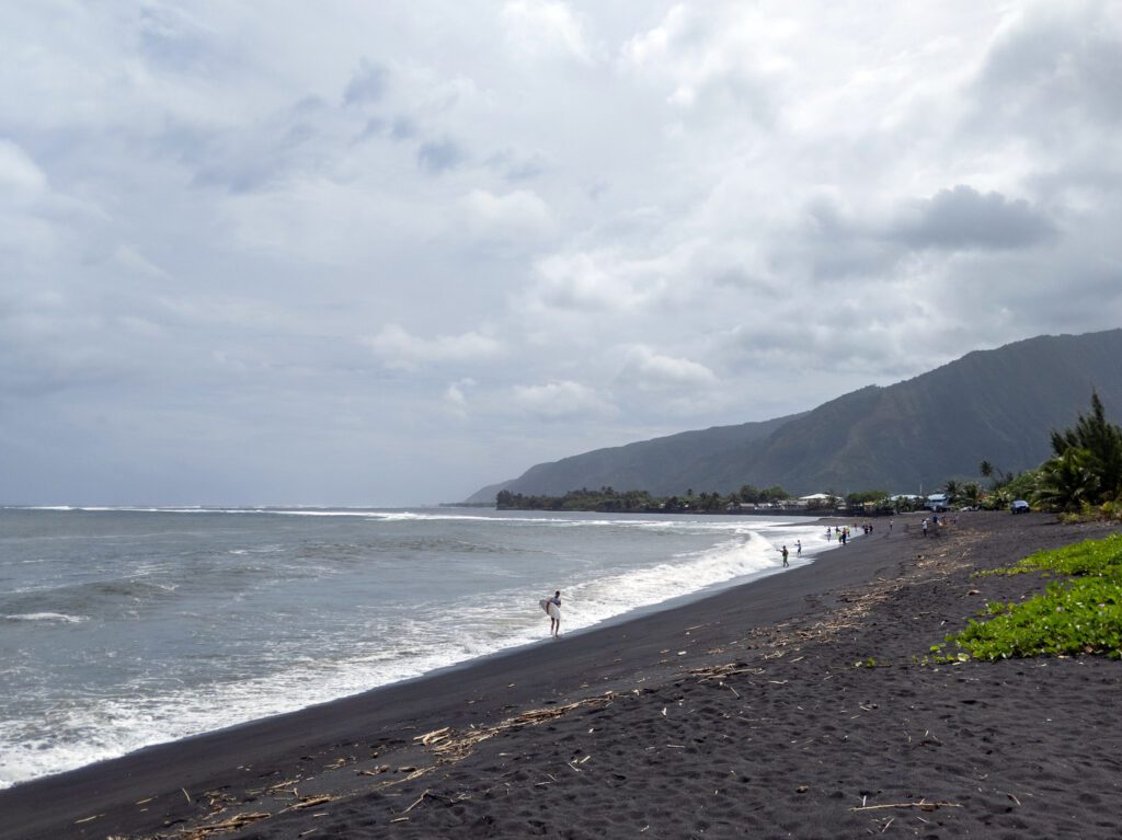 Taharuu Beach